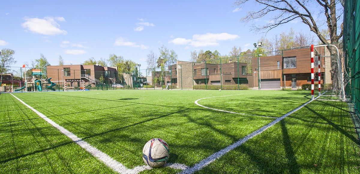 Футбольное поле в Резиденции Рублево, вид 1